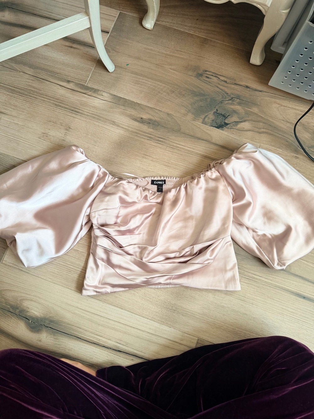 Express Satin Puff-Sleeve Crop Top in Pale Pink